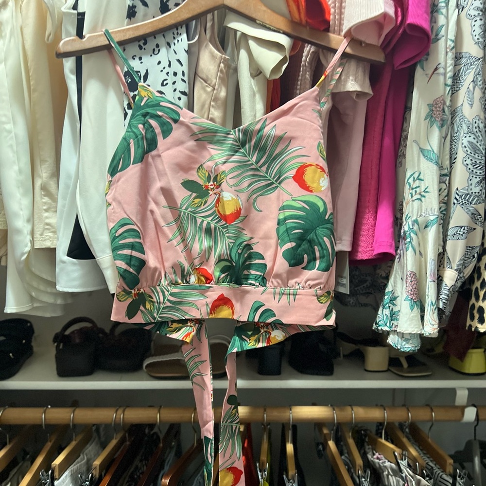 NEW Pink Summer V-Neck Tie Back Cropped Tank Top XS - Picture 7 of 8